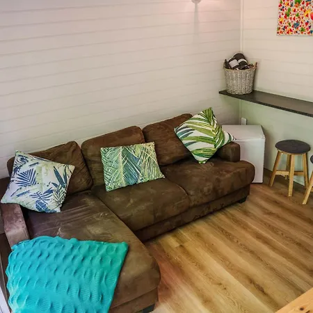 Vakantiehuis Reflections, Netherby, A Micro With Hot Tub In A Rural Setting