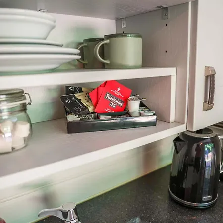 Vakantiehuis Reflections, Netherby, A Micro With Hot Tub In A Rural Setting *