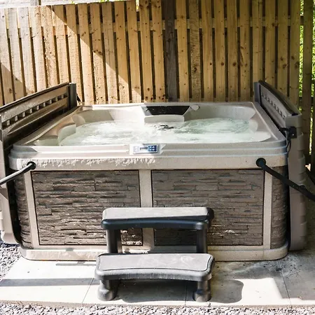 Dom wakacyjny Reflections, Netherby, A Micro With Hot Tub In A Rural Setting Longtown (Cumbria)